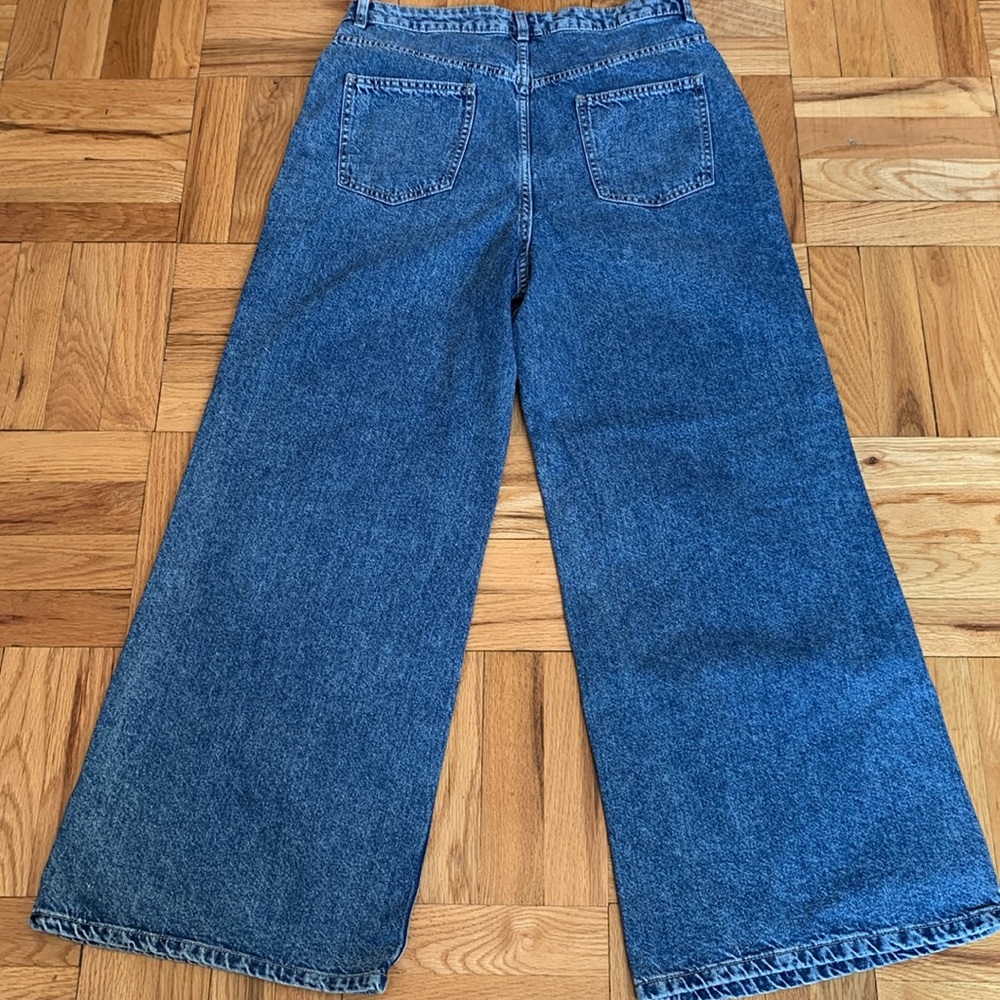 Brand NEW Ripped Knee Jeans - Picture 5 of 9
